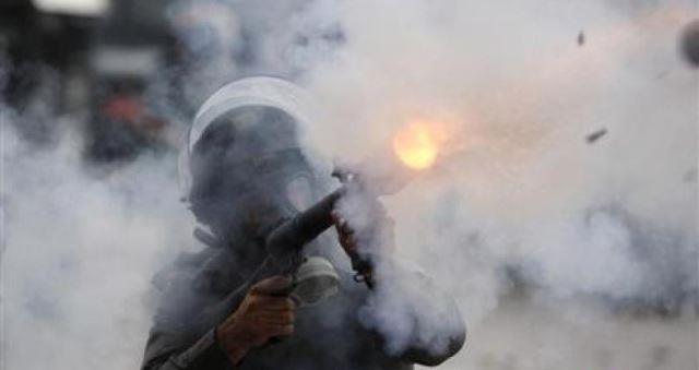 الاحتلال الإسرائيلي يطلق قنابل الصوت والغاز