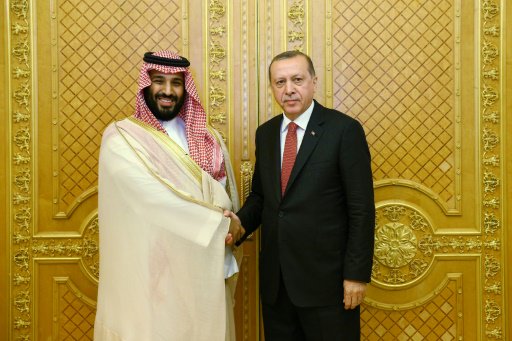 أردوغان يصل إلى السعودية في ثاني زيارة خلال عام