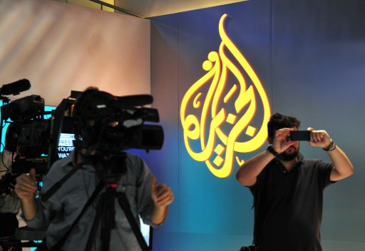 صحافيون يجولون في استديوهات قناة الجزيرة اميركا لد
