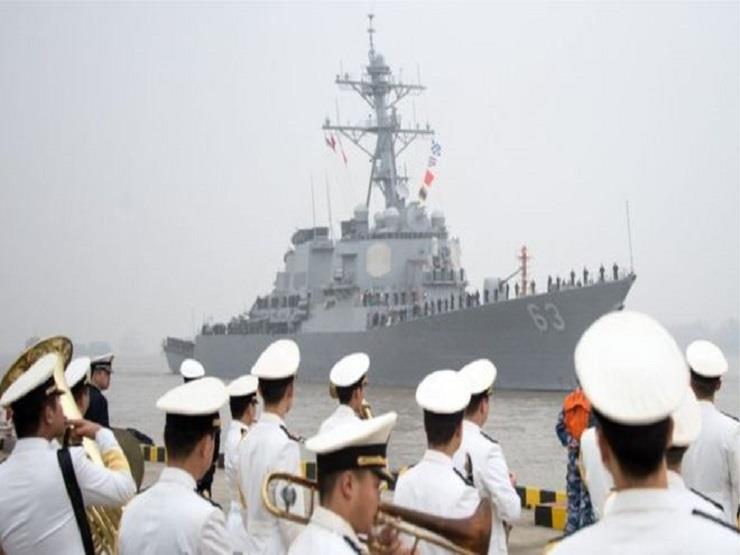 السفينة الحربية يو إس أس ستيتام لدى وصولها إلى شنغ