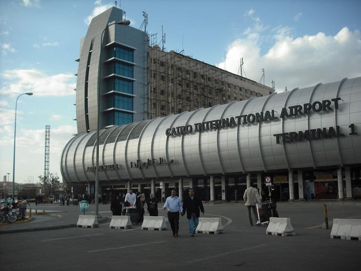 انقطاع التيار الكهربائي بمطار القاهرة