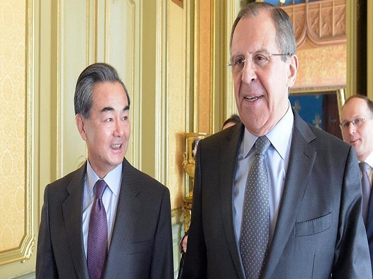 وزير الخارجية الصيني وانج يي ونظيره الروسي سيرجي ل