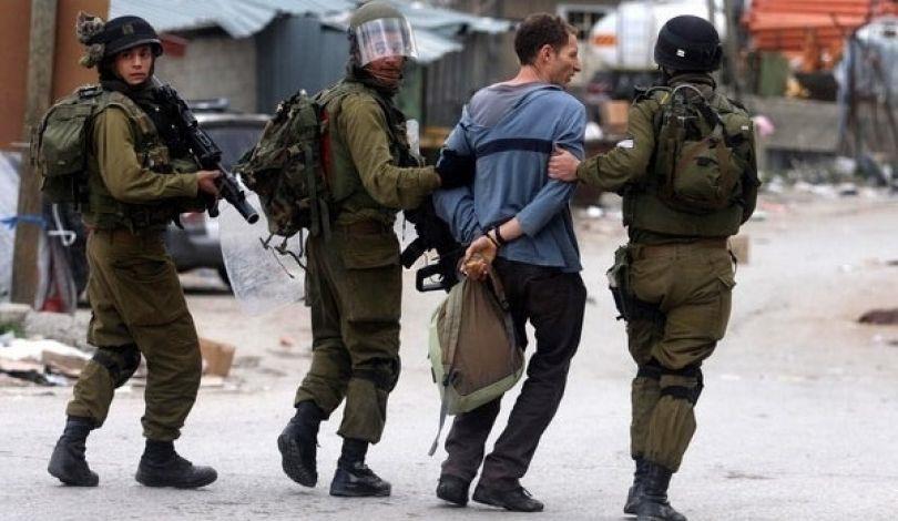الاحتلال الاسرائيلي يعتقل خمسة فلسطينيين بالخليل و