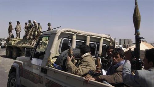الحوثيون يحتجزون 12 يمنيا بتهمة التجسس