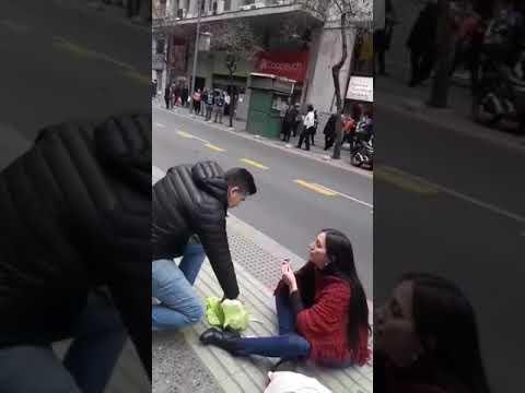 نهاية مؤلمة لفتاة طلبت يد حبيبها في الشارع