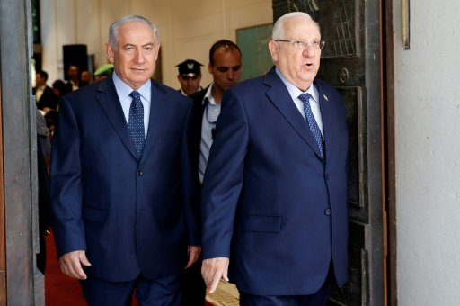 الرئيس الإسرائيلي رؤوفين ريفلين ورئيس وزرائه بنيام