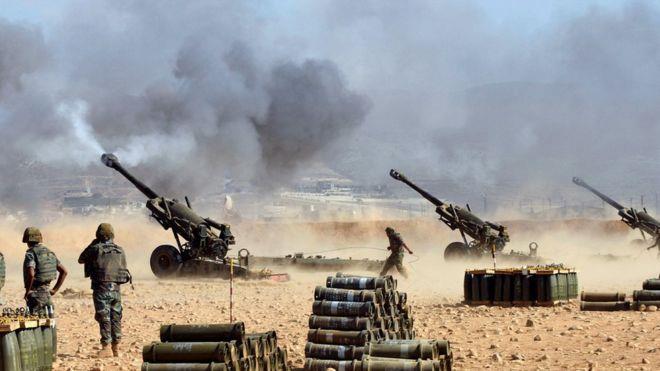 مدفعية الجيش اللبناني تقصف مواقع المسلحين قرب رأس 