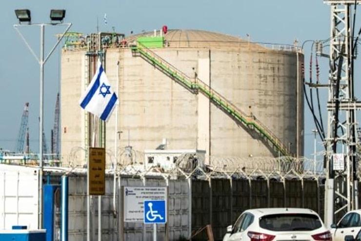 مستودع للأمونيا في مرفأ حيفا شمال إسرائيل