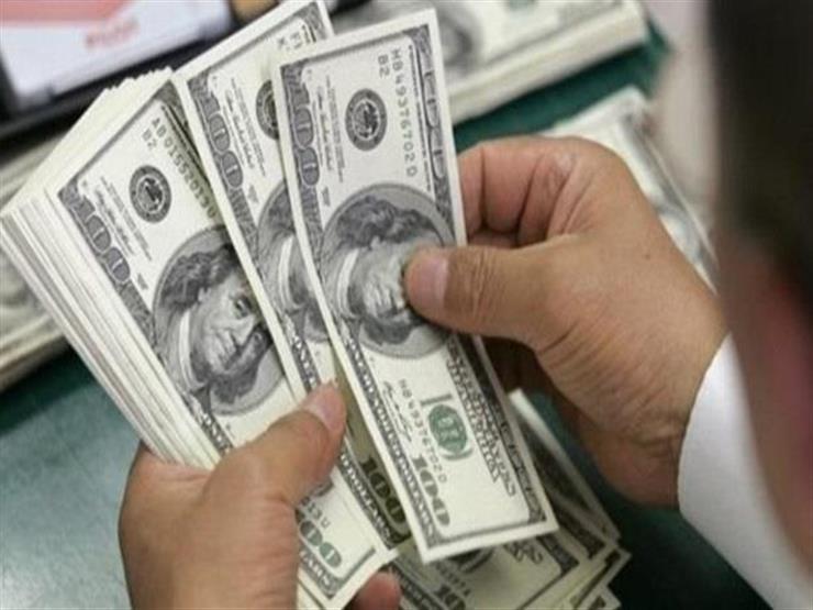 الدولار ينخفض في بنوك مصر