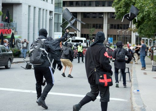 صدامات بين متظاهرين والشرطة في كيبيك في 21 آب/اغسط