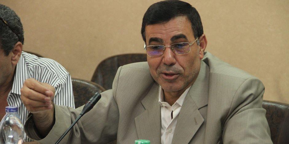 عبد الفتاح إبراهيم رئيس النقابة العامة للغزل والنس