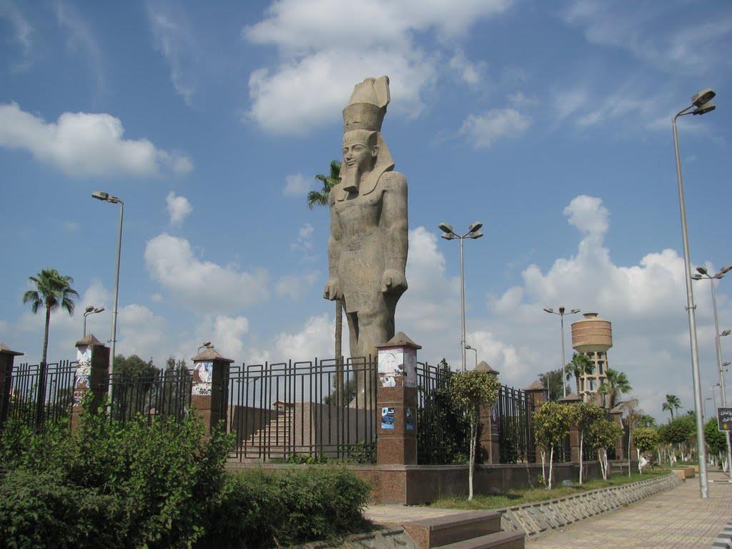 تمثال الملك رمسيس الثاني