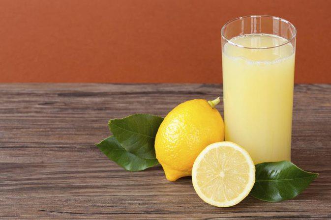 هكذا تحافظ على عصير الليمون وقت أطول.. دون أن يصبح