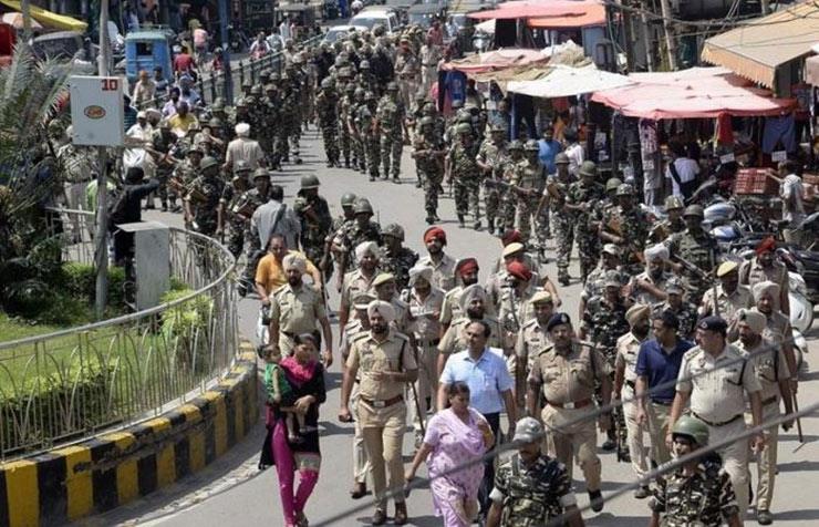 الشرطة الهندية تعتقل مئات عقب اشتباكات