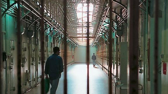 السجن 10 سنوات لأمريكيين من أصل إيراني