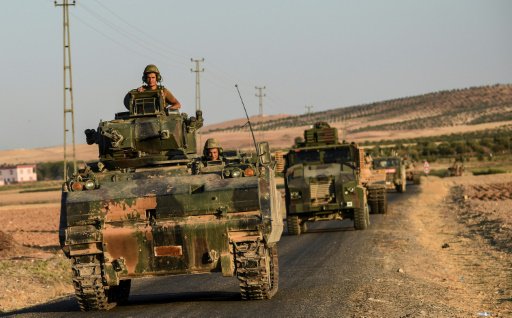 تركيا تعزز انتشارها العسكري عند الحدود مع سوريا 
