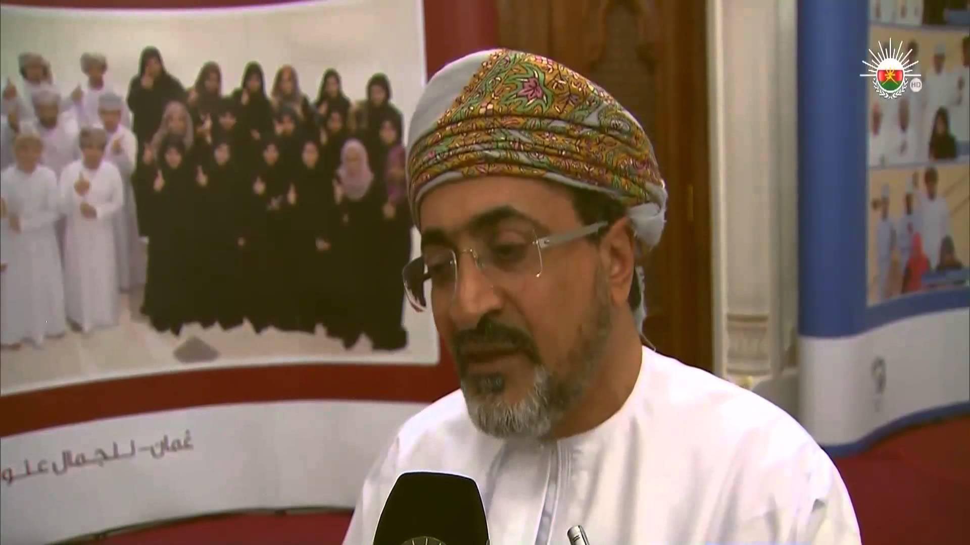 أحمد بن ناصر المحرزي وزير السياحة