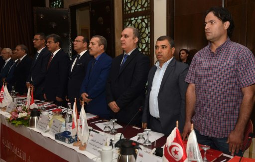 اعضاء من احزاب سياسية تونسية يجتمعون في 18 ايلول/س