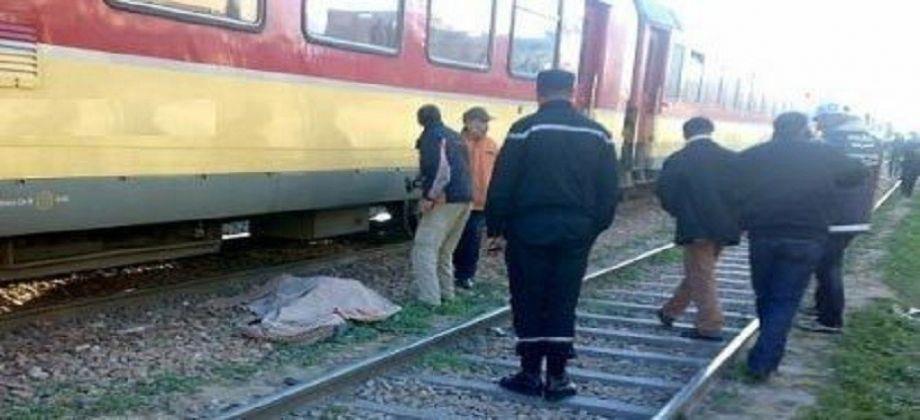 مصرع عامل سقط من قطار