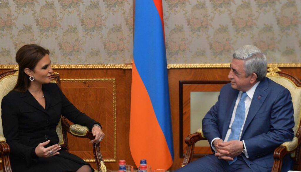 الرئيس الأرميني ووزيرة الاستثمار