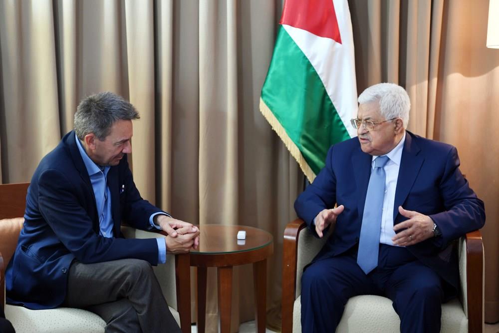 بيتر ماورير مع الرئيس الفلسطيني