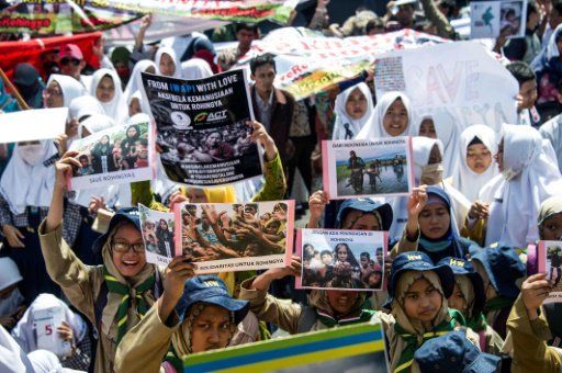 ناشطات اندونيسيات يتظاهرن ضد العنف في بورما، في مد