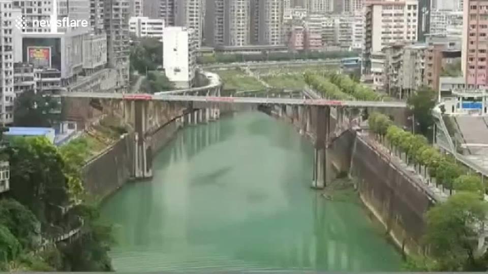 في الصين.. إزالة جسر ضخم في 5 ثواني