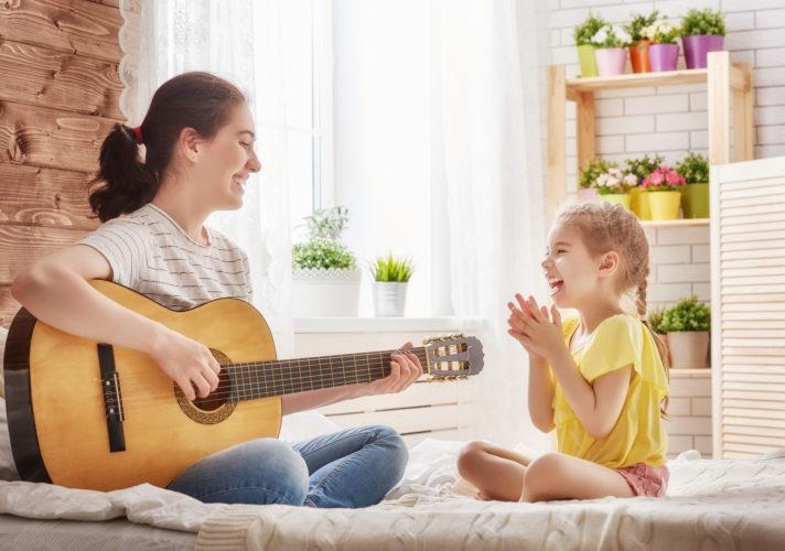 الغناء مع طفلك