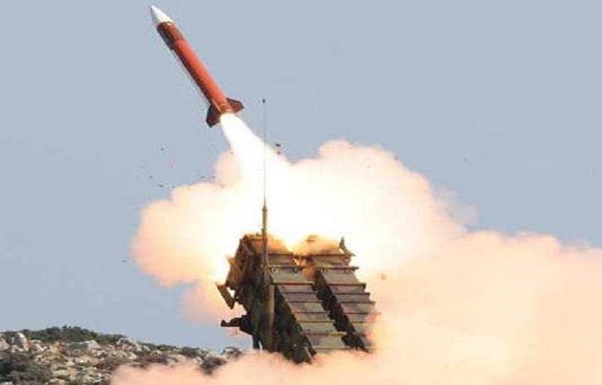 الدفاع الجوي السعودي يدمر صاروخًا بالستيًا