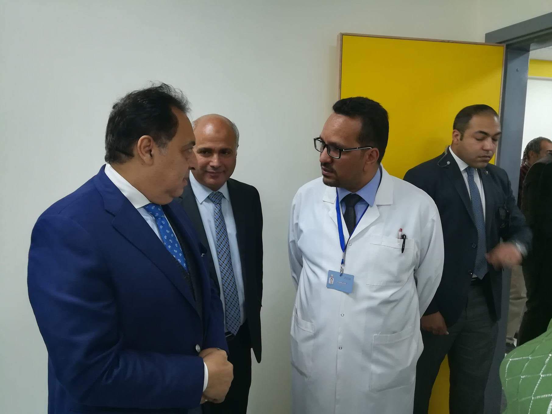 الدكتور أحمد عماد الدين خلال زيارته لمستشفى بني سو