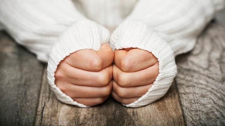  6 طرق لحماية اليدين والقدمين خلال الأجواء الباردة