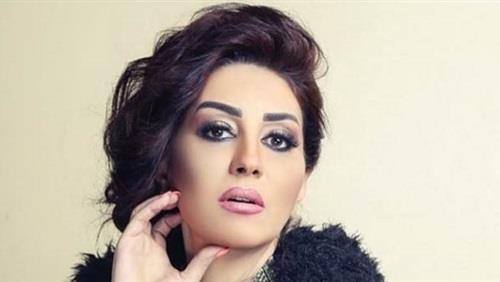 الفنانة وفاء عامر