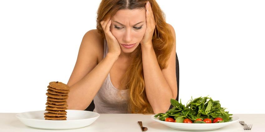 دراسة تكشف عن أطعمة تسبب الشعور بالاكتئاب