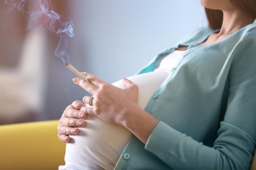 تدخين المرأة الحامل البانجو يُغيّر مخ الجنين 