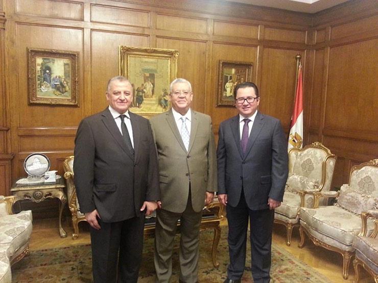 رئيس الدستورية يلتقي سفير كازاخستان بالقاهرة