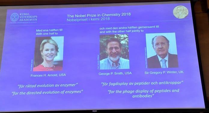 أمريكيان وبريطاني يفوزون بجائزة نوبل للكيمياء لعام