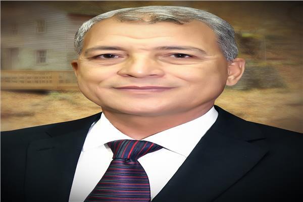 اللواء سعيد عباس محافظ المنوفية                   