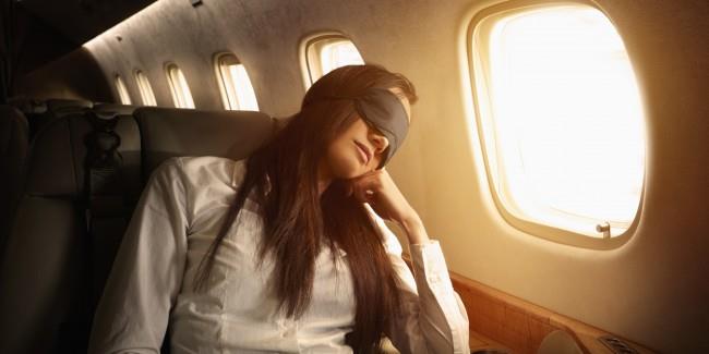  دراسة تحذر من النوم أثناء إقلاع وهبوط الطائرة
