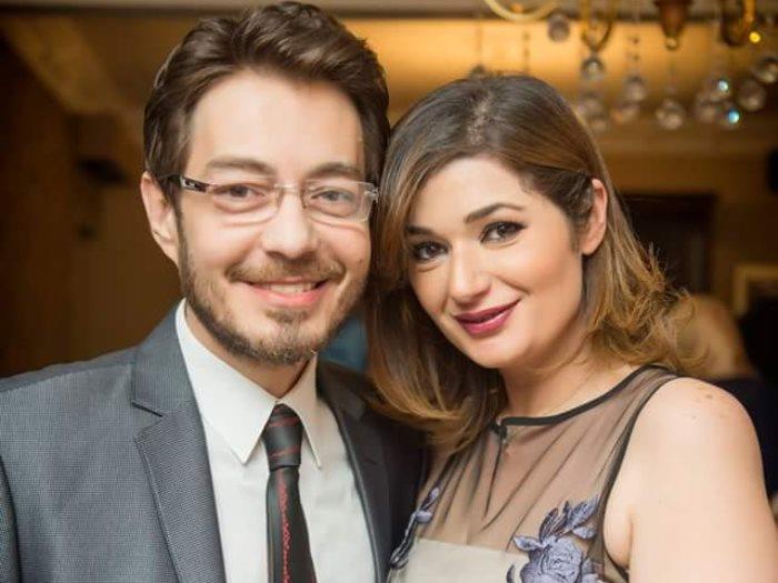  أحمد زاهر وزوجته هدى                             