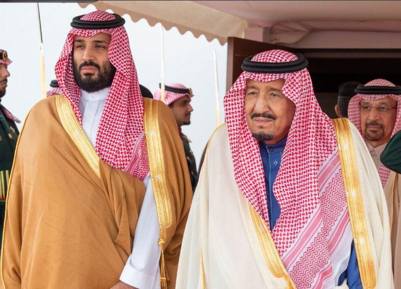العاهل السعودي وولي العهد يعزيان الرئيس السيسي 