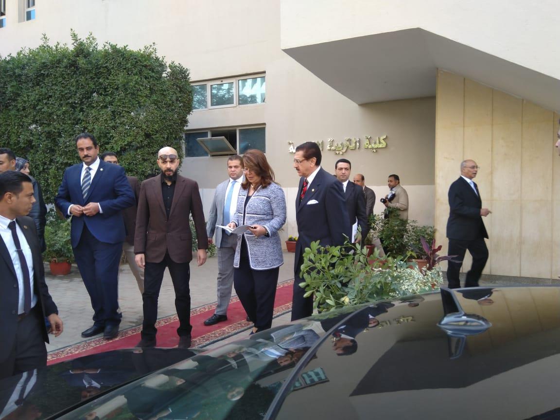 وزيرة التضامن خلال زيارتها لجامعة مصر
