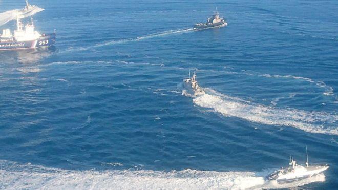 اعترضت سفن حربية روسية السفن الأوكرانية