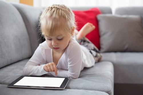 5 حلول تخلص طفلك من خطر استخدامه لـ الموبايل      
