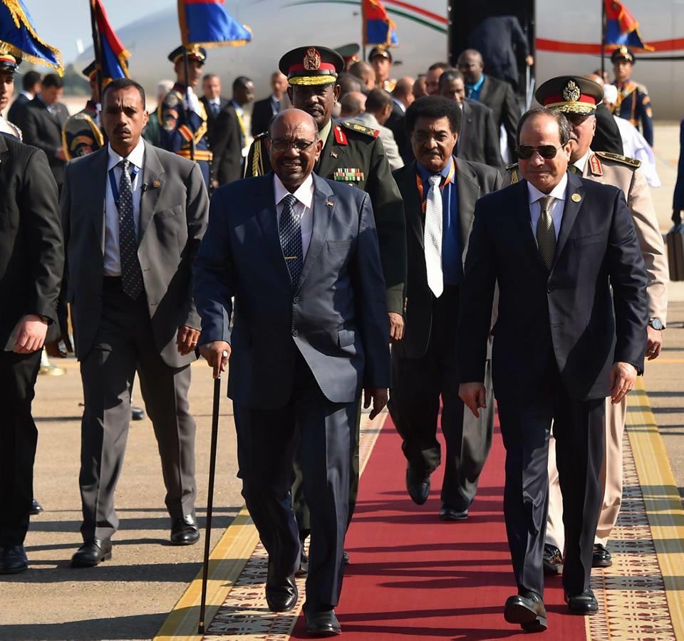 الرئيس السيسي يستقبل نظيره السوداني