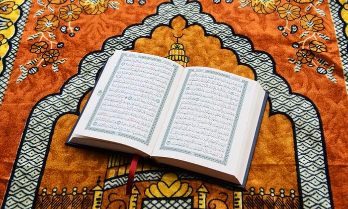 حكم قراءة القرآن على غير طهارة