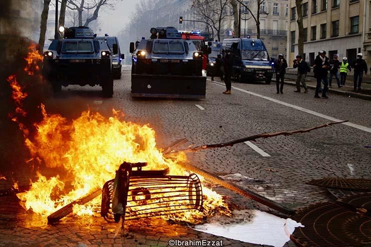 احتجاجات السترات الصفراء بباريس (4)