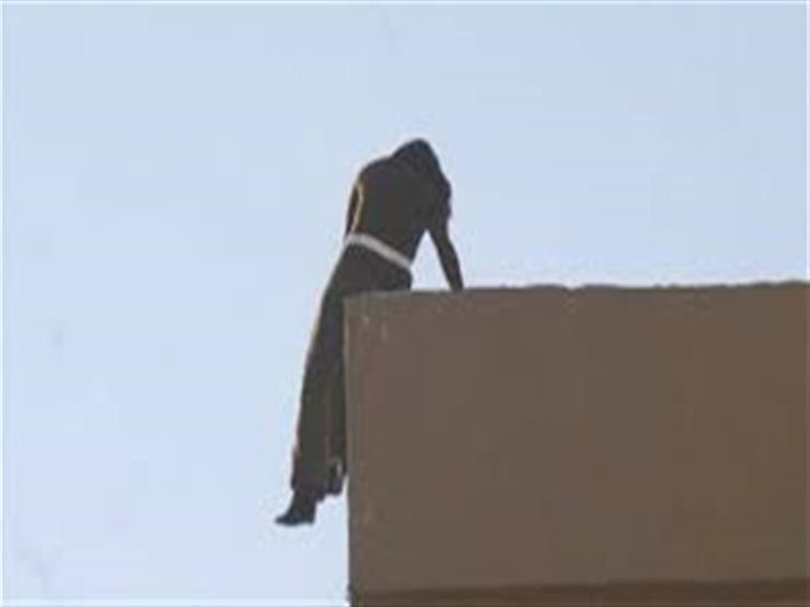 سقوط طالبة من أعلى سطح منزلها