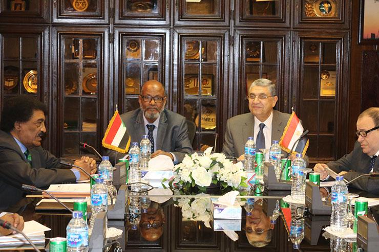 وزير الكهرباء يستقبل وزير الري السوداني