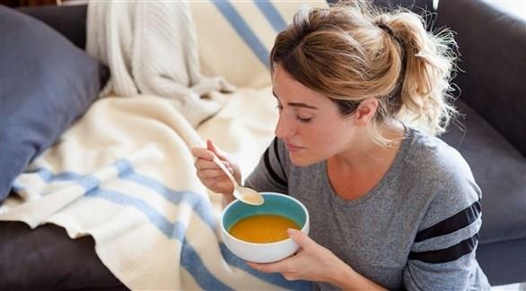 هل يعالج حساء الدجاج الإنفلونزا؟