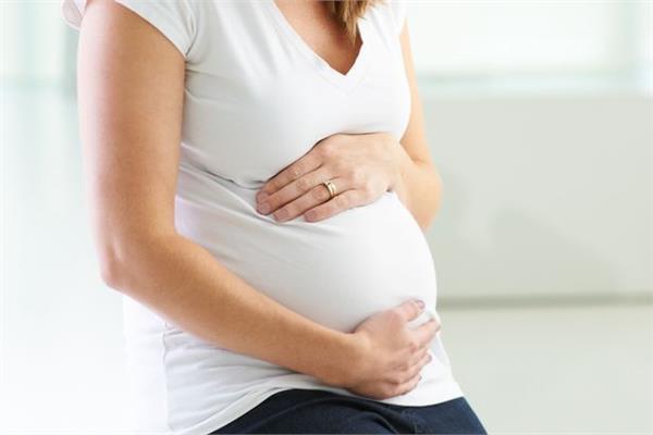 للمرأة الحامل.. تناولي "فيتامين د" لحماية مولودك م